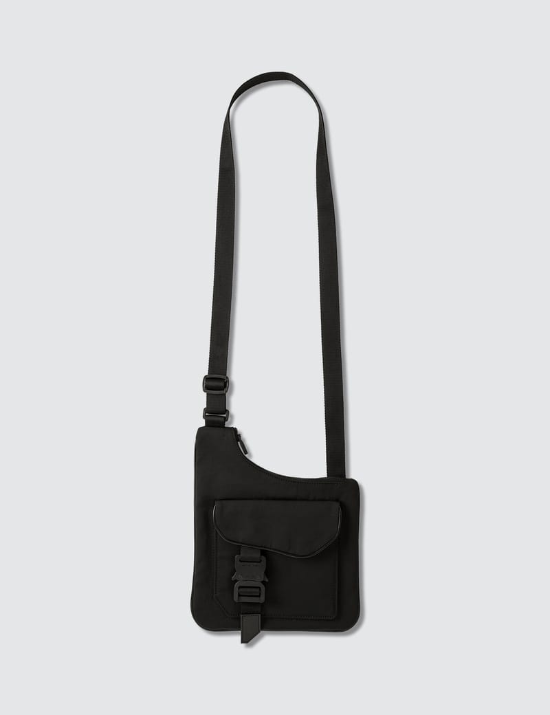 バッグ 1017 ALYX 9SM Asymmetrical Flat Pouch 1017 ALYX 9SM - Asymmetrical Flat Pouch | HBX - ハイプ
