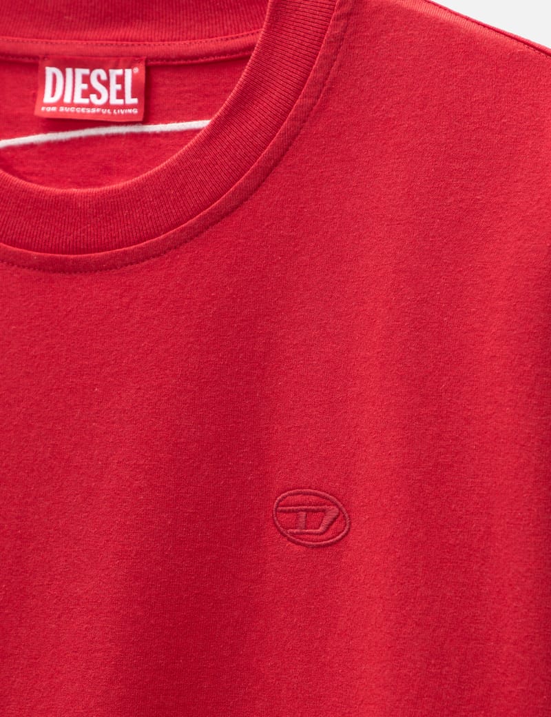 Diesel Tボギー メガバルD Tシャツ Diesel - T-Boggy-Megoval-D Tシャツ | HBX - ハイプビースト
