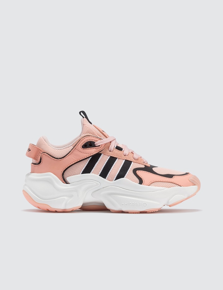magmur runner shoes off white