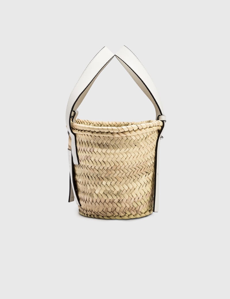 ロエベ Small Basket Bag In Palm ナチュラル/ホワイト Small Basket bag in palm leaf and calfskin Natural/White - LOEWE