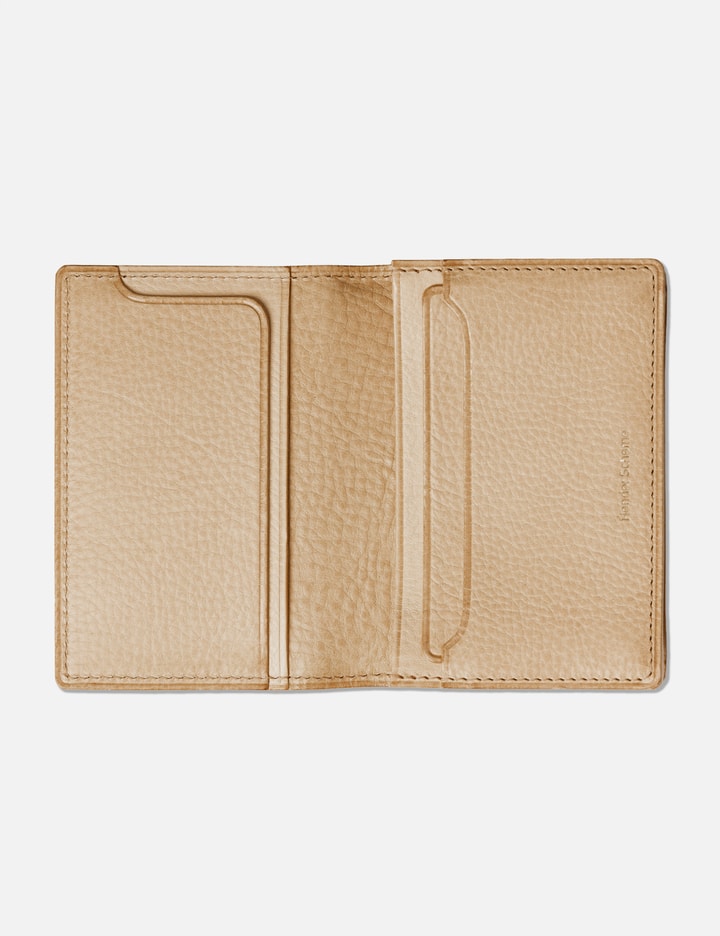 Hender Scheme Card File - 采用优质牛皮打造的极简卡包，配有4个卡槽与内侧压花标志。 | HBX