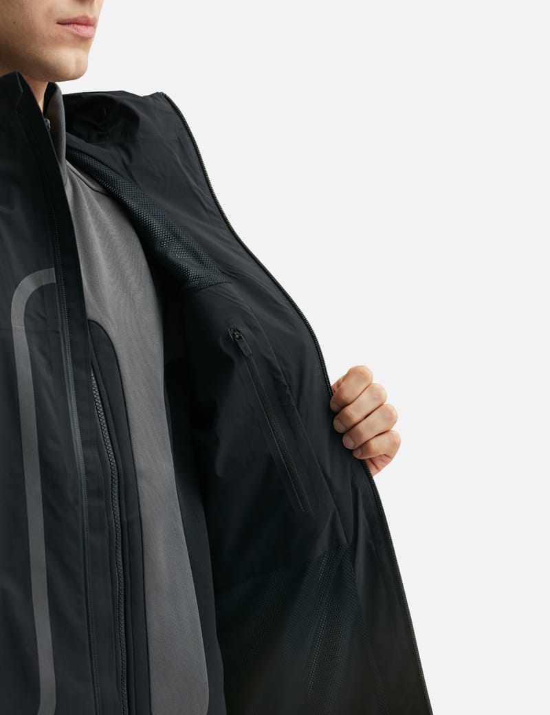 On On x Bureau Borsche Waterproof Jacket IKON - Lightweight water