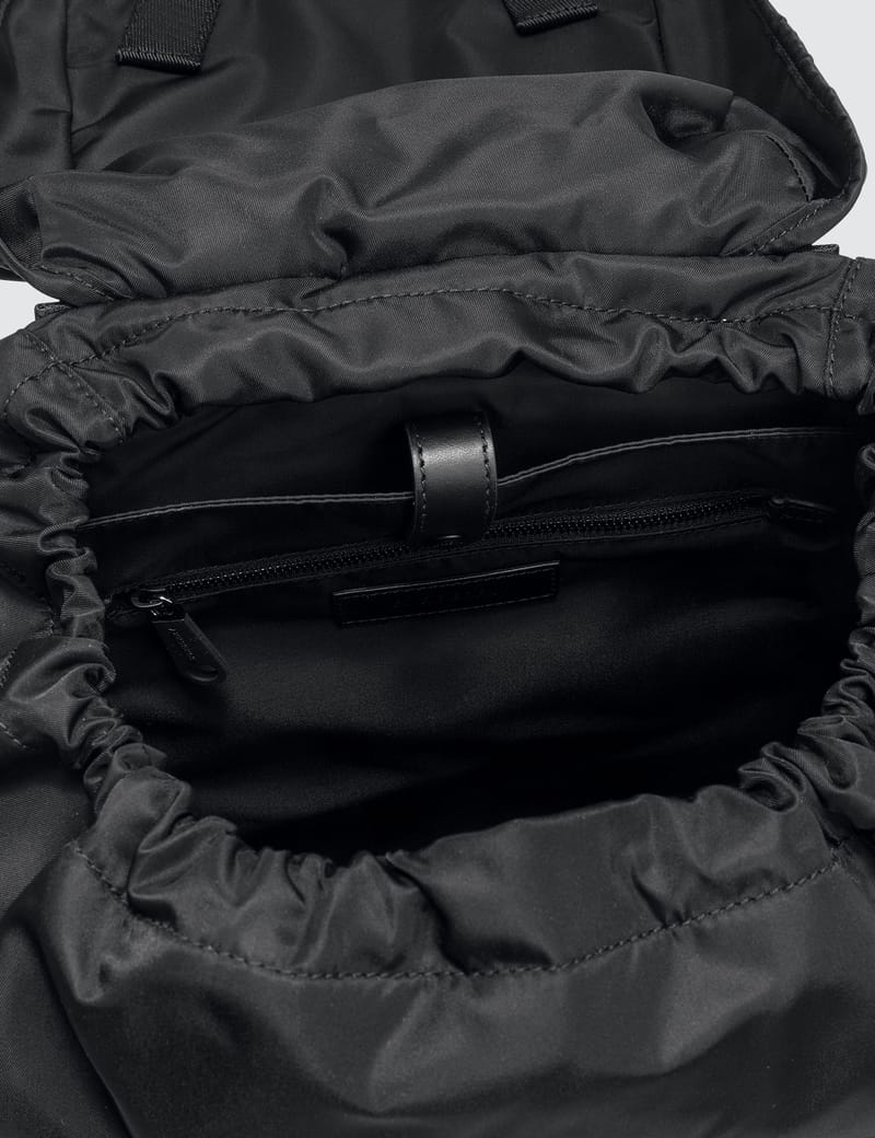 BURBERRY ブラック ナイロン バックパック Nylon Backpack in Black - Men | Burberry® Official