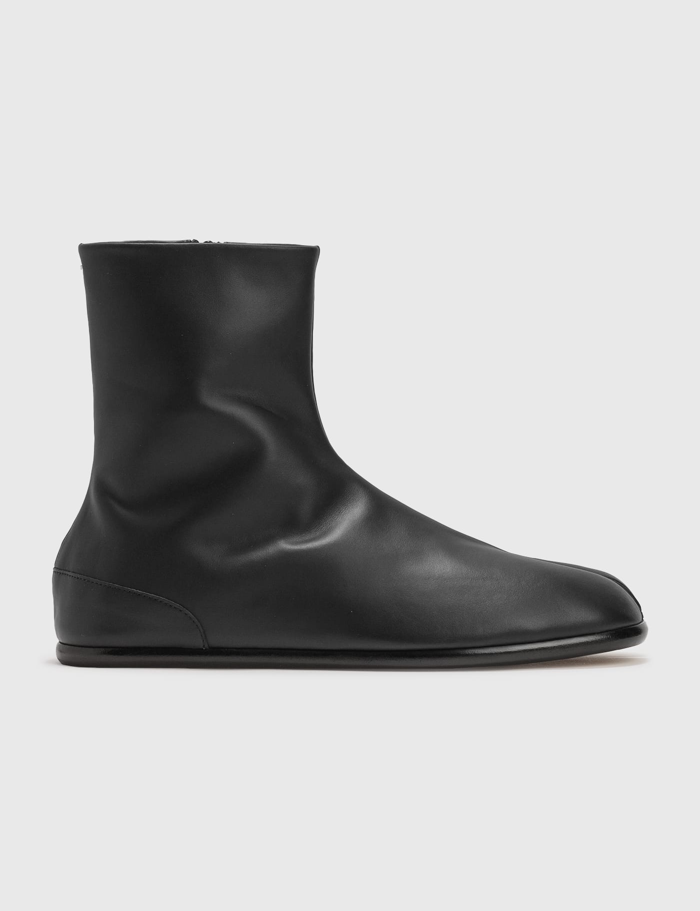 Maison Margiela - Tabi Flat Ankle Boots | HBX - Globally Curated 