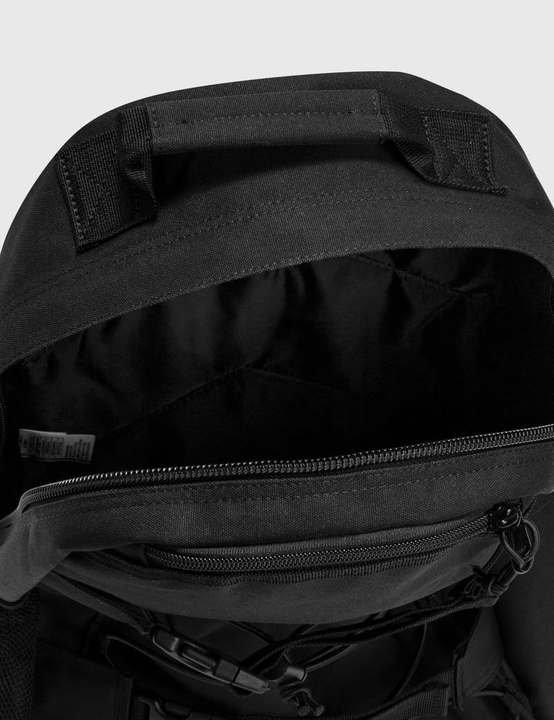 CARHARTT WORK IN PROGRESS ブラック Kickflip バックパック Black Kickflip Backpack by Carhartt Work In Progress on Sale
