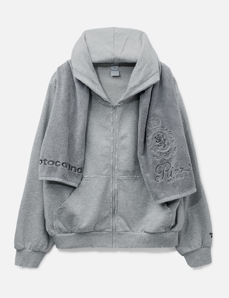進撃の巨人』のリヴァイ兵長を編み込んだニットが登場 | Hypebeast.JP