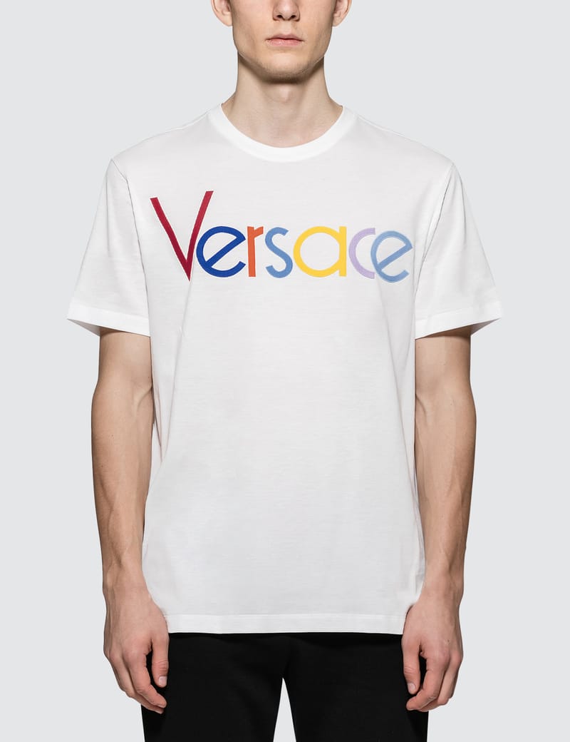 Versace - Font S/S T-Shirt | HBX - ハイプビースト(Hypebeast)が厳選 ...