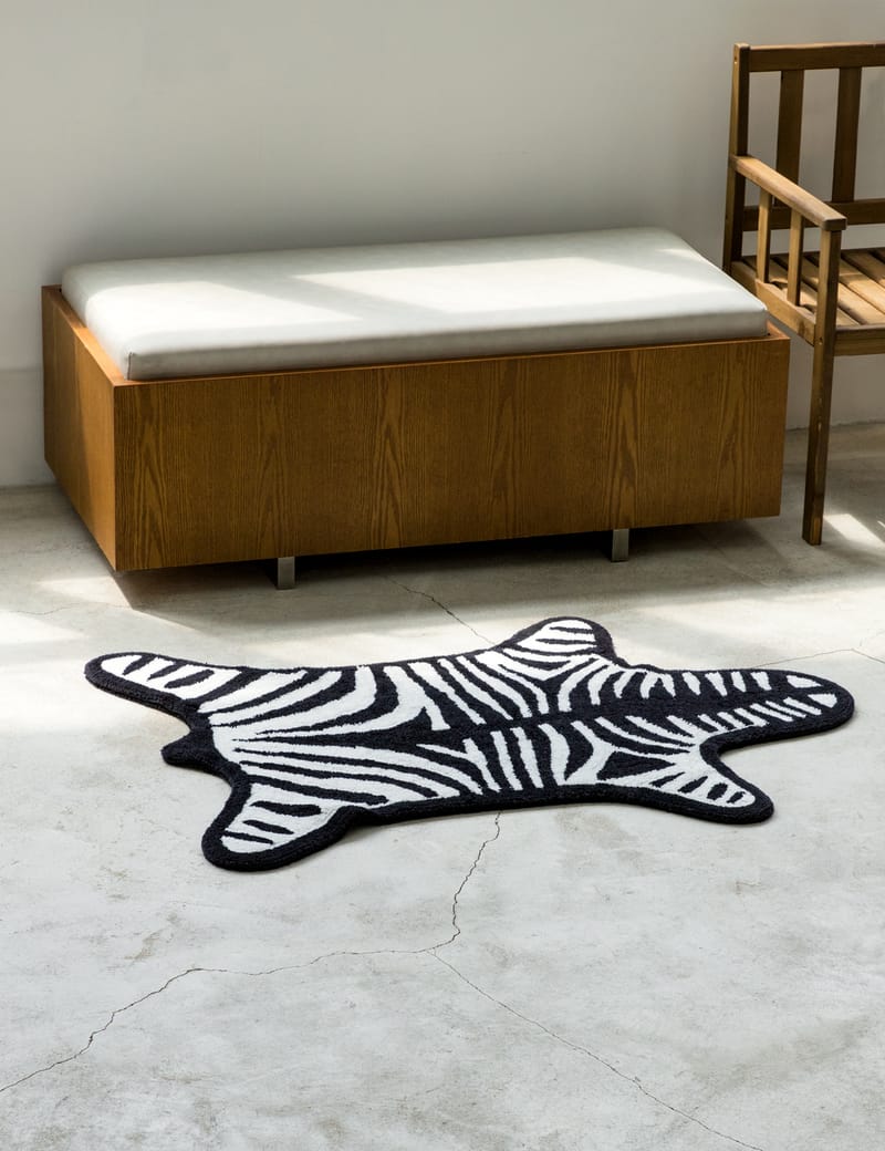 Jonathan Adler Reversible good Zebra Bath Mat Rug Black Cotton