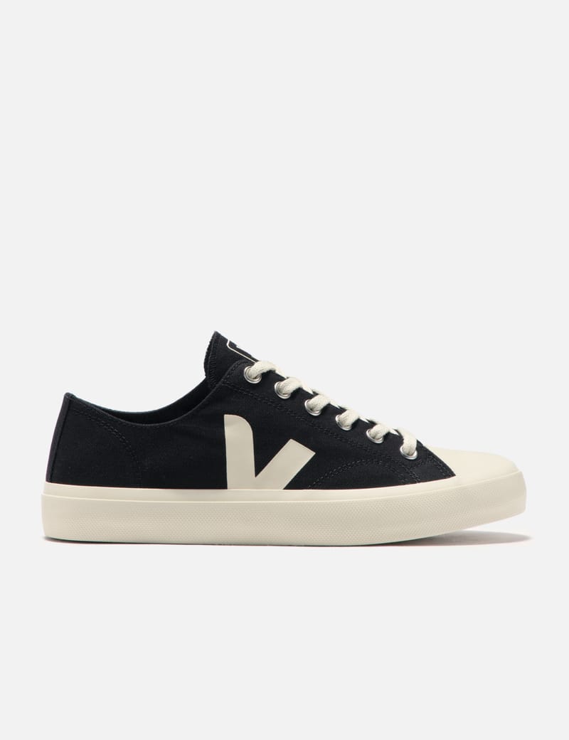 Veja wata store white black