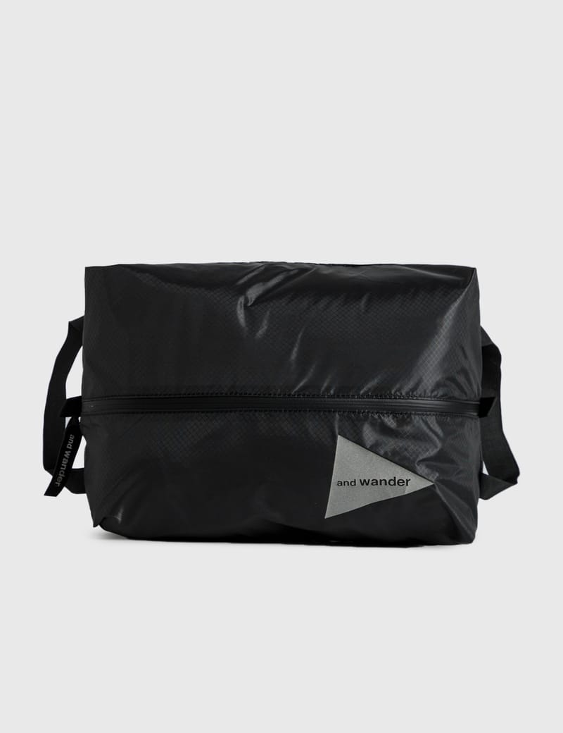 F.C. Real Bristol - 2WAY SMALL SHOULDER BAG | HBX - HYPEBEAST 為您 