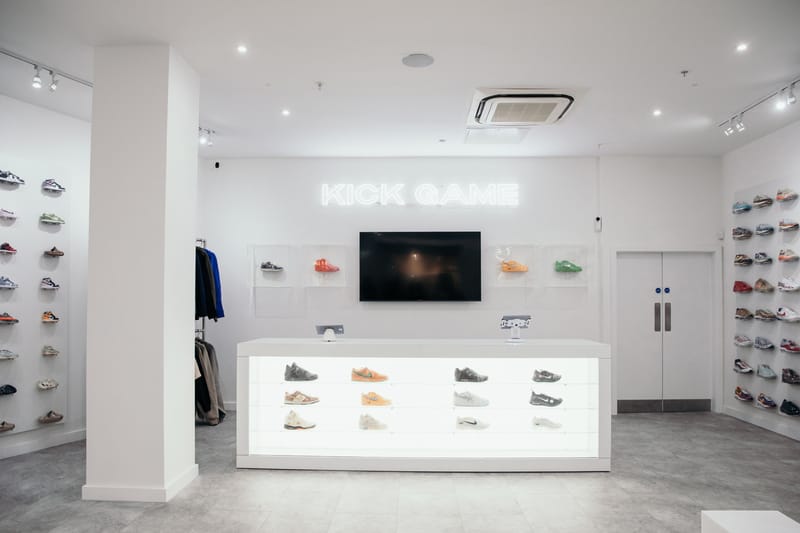 Samsung store sneaker store